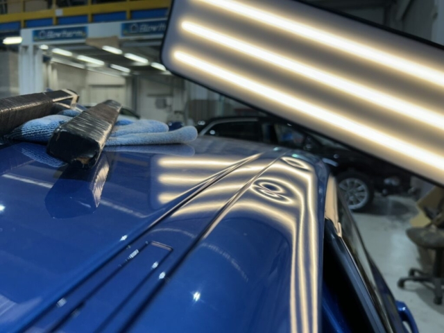 Riparazione doppio bollo profondo su carrozzeria con tecnica levabolli